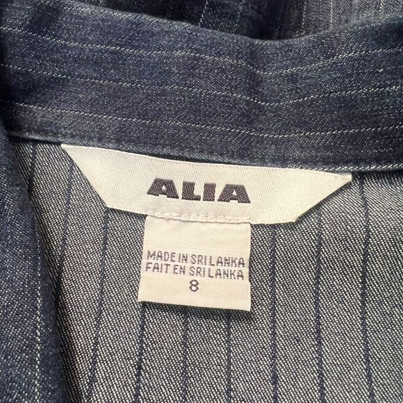 Alia striped denim button down shirt. Size 8 - Picture 3 of 7